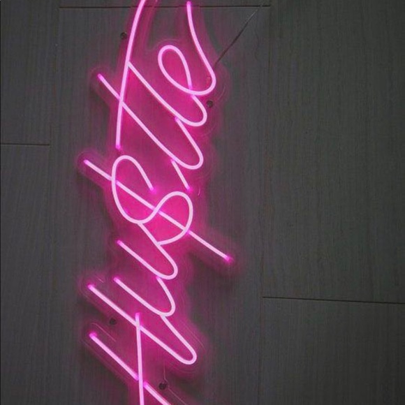 Meet your Posher, Janai - Picture 1 of 1